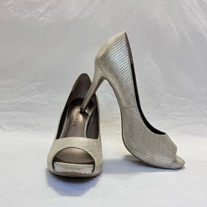 SILVER and Matte GOLD 4 Inch Kate Preston Slip on High Heals Size 8